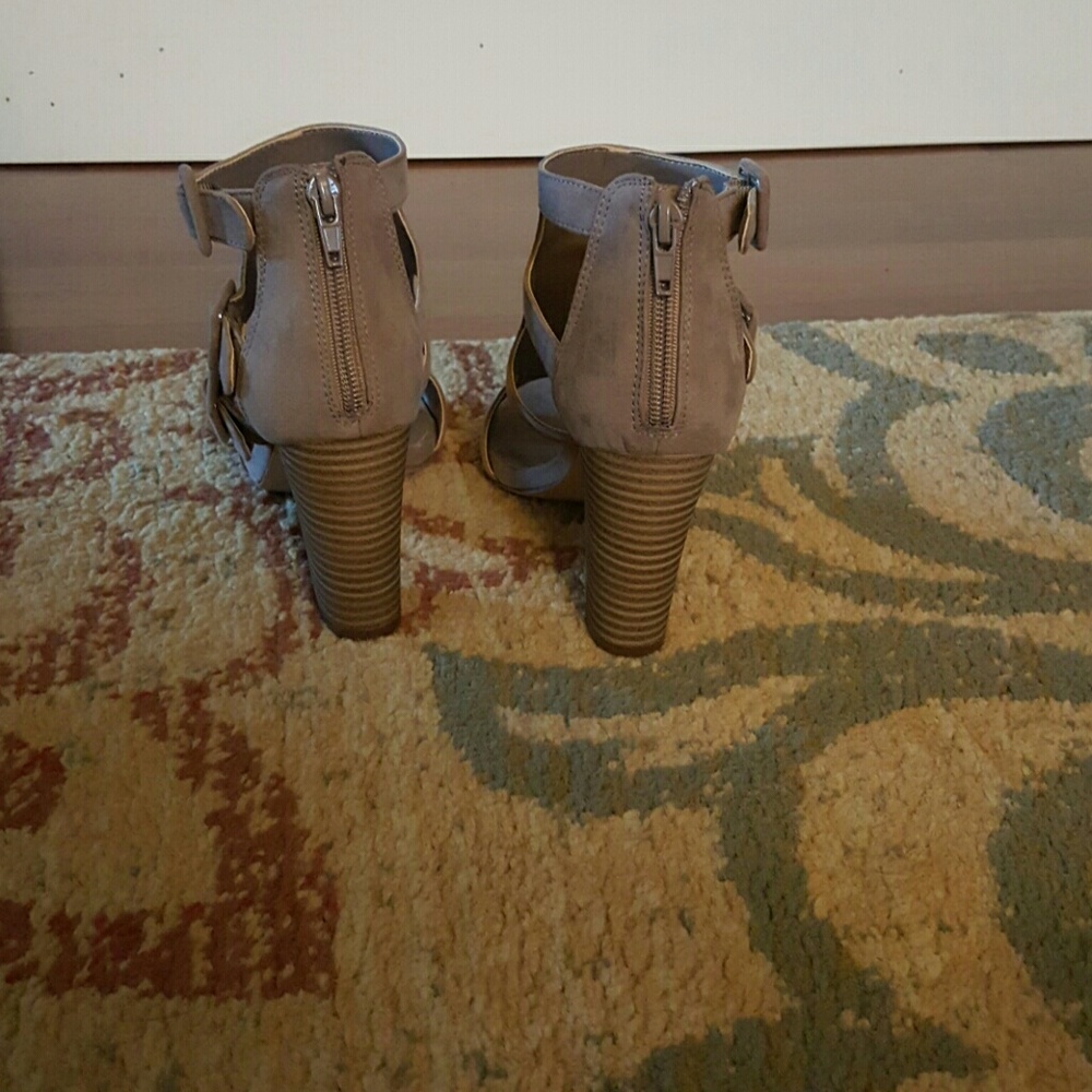 Madden Girl peep toe ankle boots size 6.5 EUC - Picture 3 of 4
